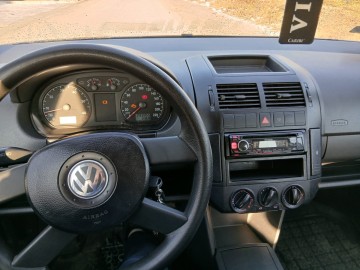 Samoch&oacute;d osobowy