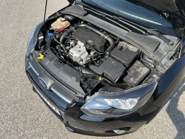Ford Focus BENZYNA Klimatronik Nawigacja Podgrzewana Szyba