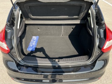 Ford Focus BENZYNA Klimatronik Nawigacja Podgrzewana Szyba