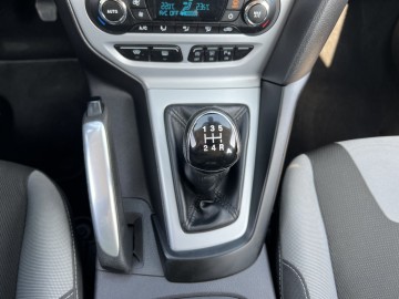 Ford Focus BENZYNA Klimatronik Nawigacja Podgrzewana Szyba