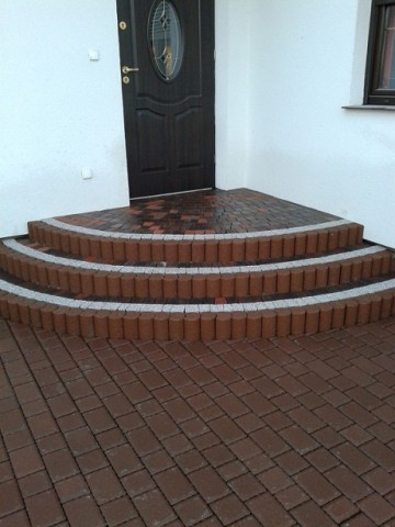 KOSTKA BRUKOWA, PRACE MURARSKIE