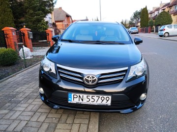 SPRZEDAM TOYOTĘ AVENSIS KOMBI DISEL D4D