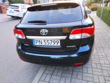 SPRZEDAM TOYOTĘ AVENSIS KOMBI DISEL D4D