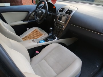 SPRZEDAM TOYOTĘ AVENSIS KOMBI DISEL D4D