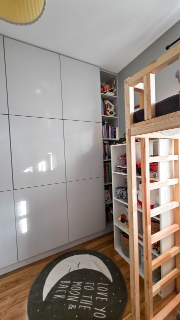 Bezczynszowe mieszkanie w kameralnym, ogrodzonym bloku.