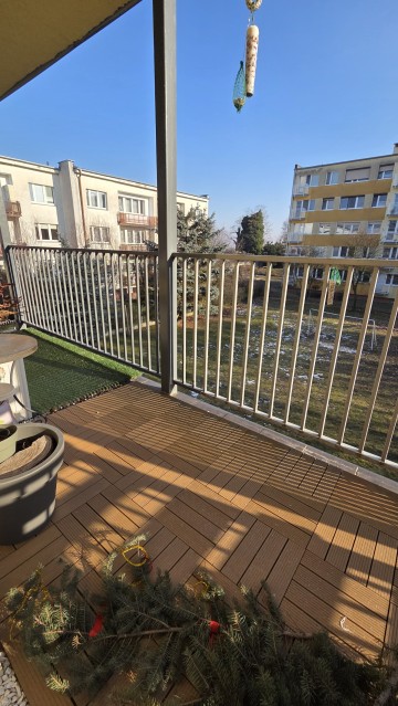 Bezczynszowe mieszkanie w kameralnym, ogrodzonym bloku.