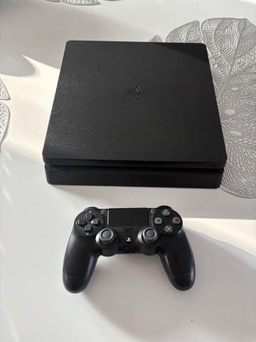 Sprzedam Konsole PS4