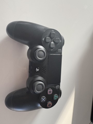 Sprzedam Konsole PS4