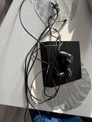 Sprzedam Konsole PS4