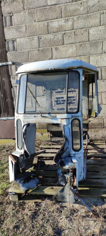Sprzedam kabinę Ursus C-330