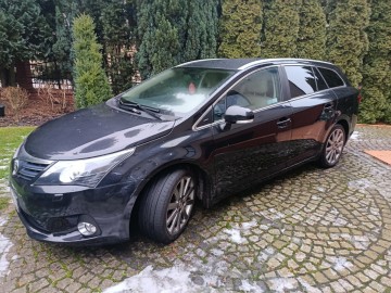 SPRZEDAM TOYOTĘ AVENSIS T 27 DIESEL KOMBI