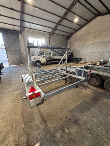 Przyczepa kablowa DMC 2000 kg, kategoria K, dwie osie