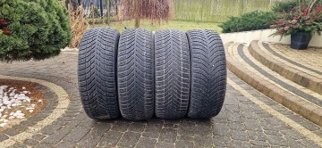 całoroczne Nokian Seasonproof 225/55 R18 V, stan bdb