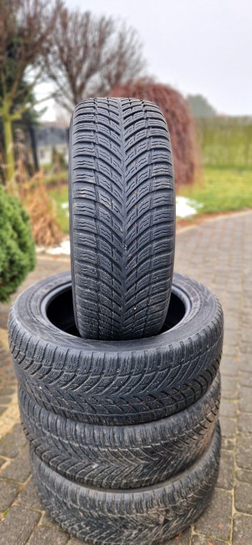 całoroczne Nokian Seasonproof 225/55 R18 V, stan bdb