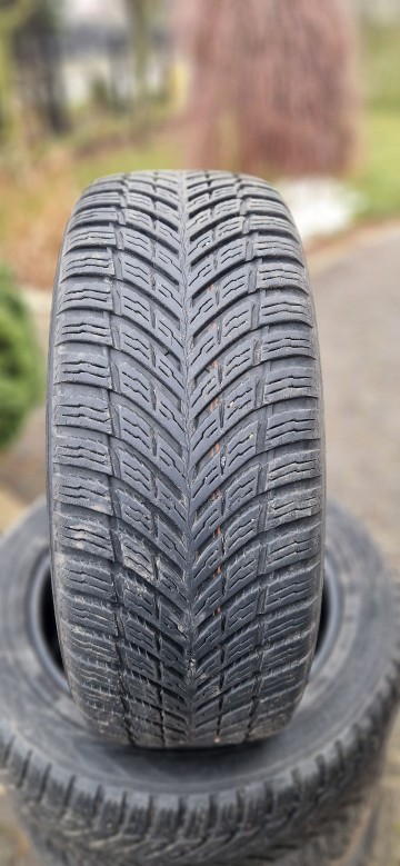 całoroczne Nokian Seasonproof 225/55 R18 V, stan bdb