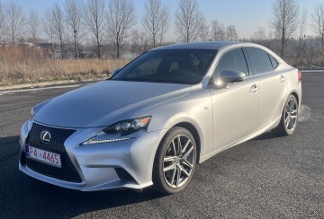 Sprzedam Lexusa IS 200T F-Sport