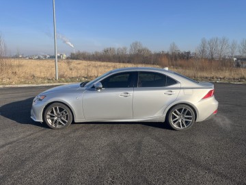 Sprzedam Lexusa IS 200T F-Sport