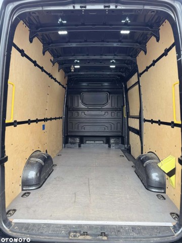 Volkswagen Crafter z grudnia 2019 roku 2.0 TDI