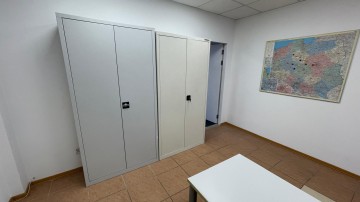 Umeblowany lokal usługowo-biurowy o pow. 200m2 -Star&oacute;wka