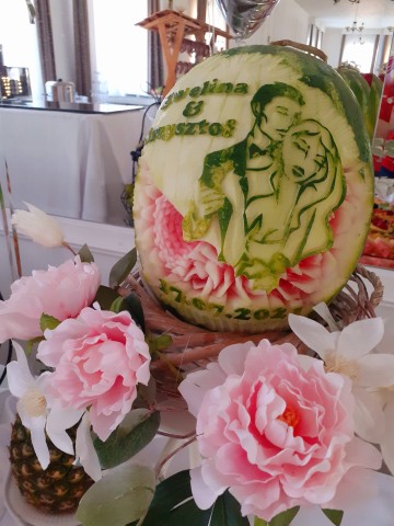 st&oacute;ł owocowy, fontanna czekolady