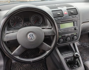 Sprzedam Volkswagen Golf 5 1.4 benzyna gaz 2004