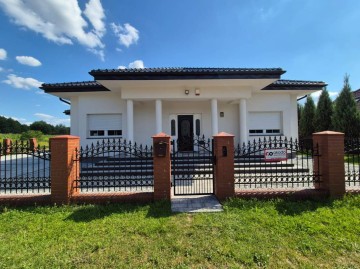 Nowoczesny, parterowy dom w spokojnej okolicy -os. Pawł&oacute;wek