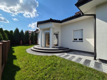 Nowoczesny, parterowy dom w spokojnej okolicy -os. Pawł&oacute;wek