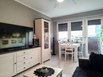 Sprzedam 2 pokojowe, rozkładowe mieszkanie z balkonem-os. V