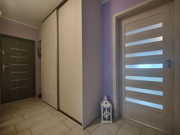 Sprzedam 2 pokojowe, rozkładowe mieszkanie z balkonem-os. V