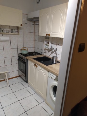 Wynajmę mieszkanie Parter 42 16.