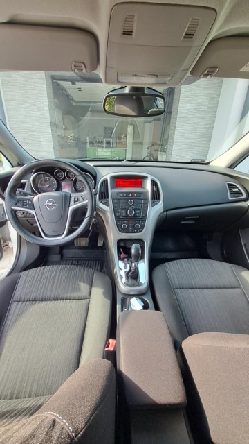 Sprzedam Opla Astrę J 2010