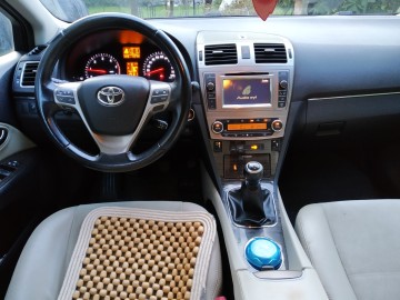 SPRZEDAM OSZCZĘDNĄ I NIEZAWODNĄ TOYOTĘ AVENSIS 2,0 D4D
