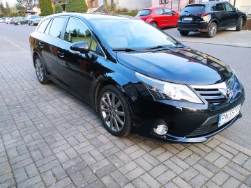 SPRZEDAM OSZCZĘDNĄ I NIEZAWODNĄ TOYOTĘ AVENSIS 2,0 D4D
