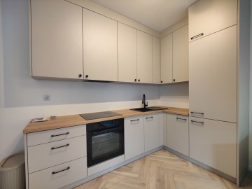 Do wynajęcia 2 pokoje w wysokim standardzie, na parterze