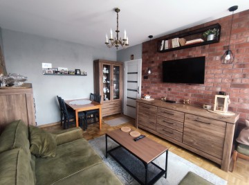 Sprzedam 4 pok. mieszkanie-balkon-1 piętro -ul. Piłsudskiego