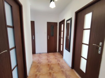 Wynajmę rozkładowe 3 pok. mieszkanie z balkonem -os. V