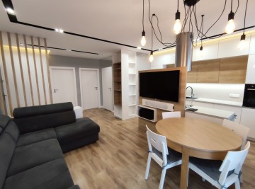 Ekskluzywne, umeblowane i wyposażone mieszkanie z balkonem