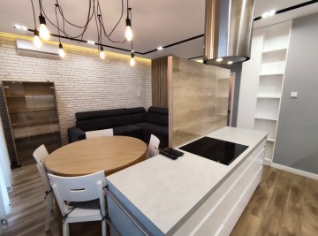 Ekskluzywne, umeblowane i wyposażone mieszkanie z balkonem