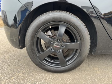 Hyundai i30 1.4 BENZYNA Klimatronik Nawigacja Kamera Ledy