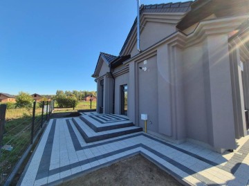 Awangardowa rezydencja o pow. 300m2 -Żychlin, Stare Miasto