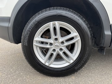 Nissan Qashqai 1.2 BENZYNA Klimatronik Nawigacja Ledy Kamera