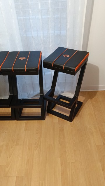 Sprzedam krzesła barowe( hokery)