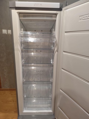 Sprzedam zamrażarkę szufladkową marki Electrolux.