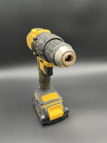 Wiertarko-wkrętarka Dewalt DCD777  + akumulator 1.5 Ah