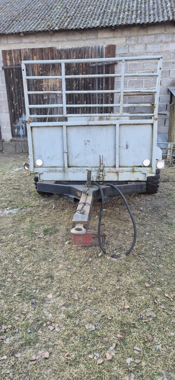 Przyczepa rolnicza jedoosiowa