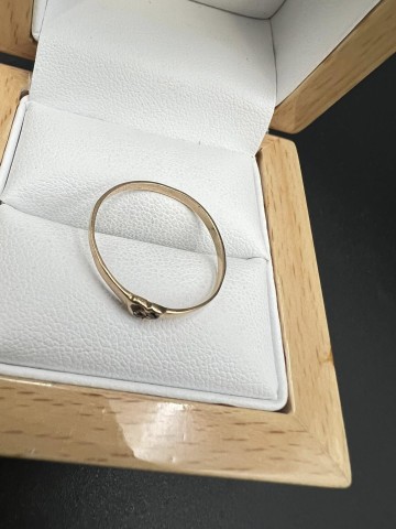 Złoty pierścionek  Pr&oacute;ba 585 Waga: 0.88 g