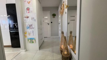 Atrakcyjne, 3 pokojowe mieszkanie z balkonem-ul. Al. 1 Maja