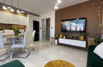 Atrakcyjne, 3 pokojowe mieszkanie z balkonem -ul. Aleje 1 Ma ...