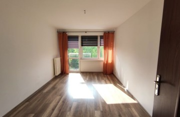 Wynajmę rozkładowe 3-pok. mieszkanie z balkonem, V osiedle