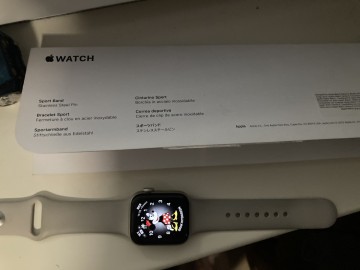 Sprzedam Apple Watch se2